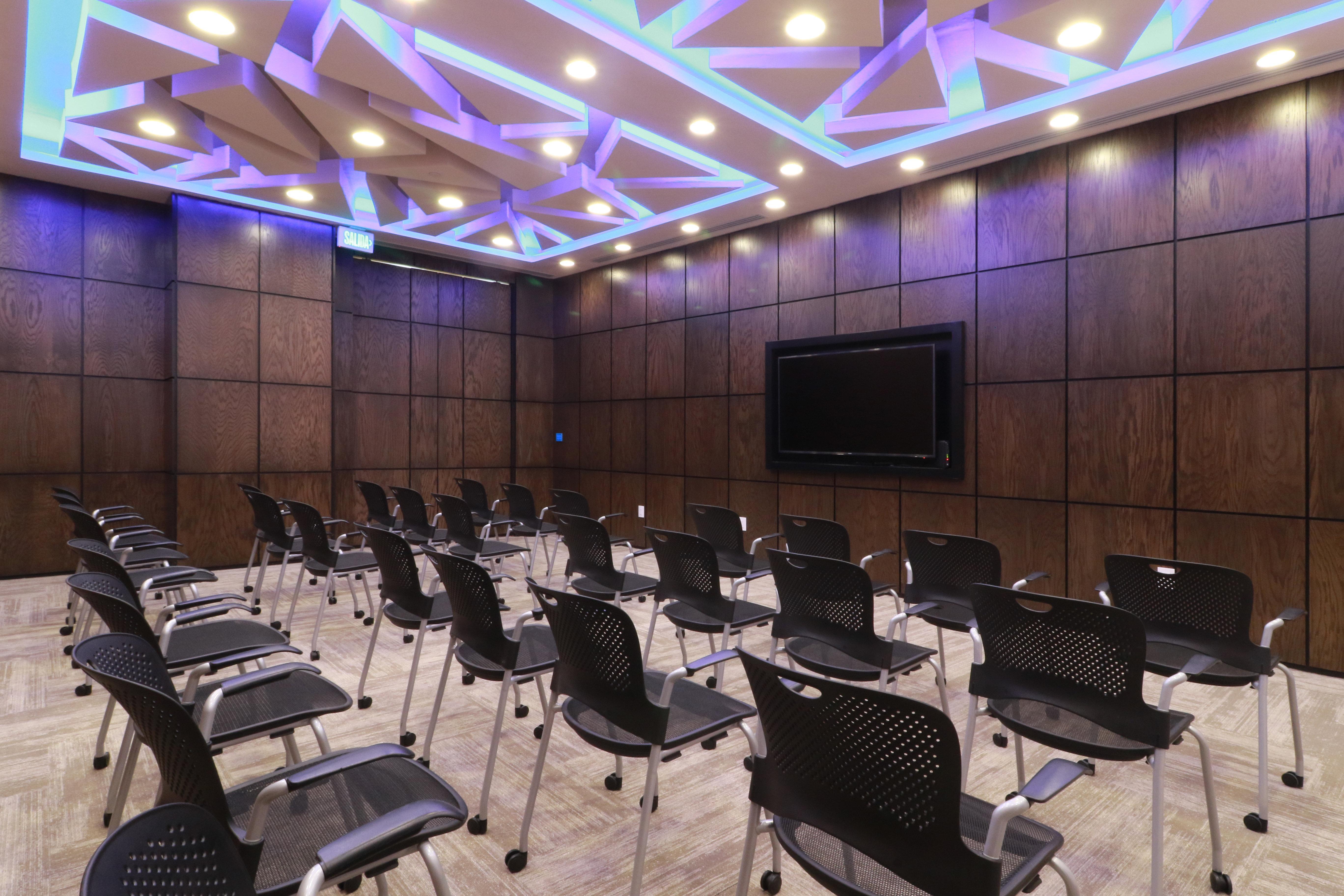 Crowne Plaza Leon By Ihg Hotel Екстериор снимка