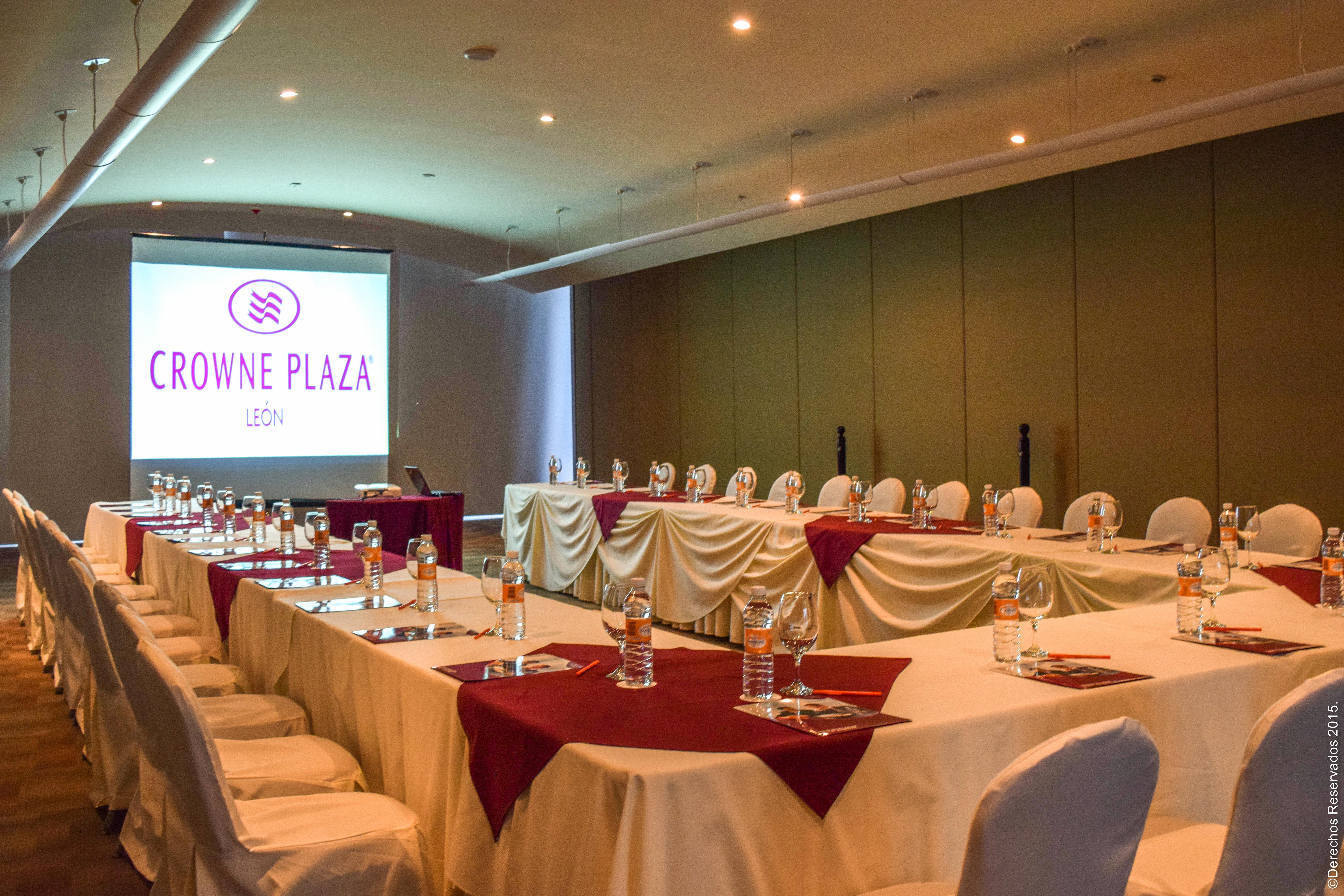 Crowne Plaza Leon By Ihg Hotel Екстериор снимка