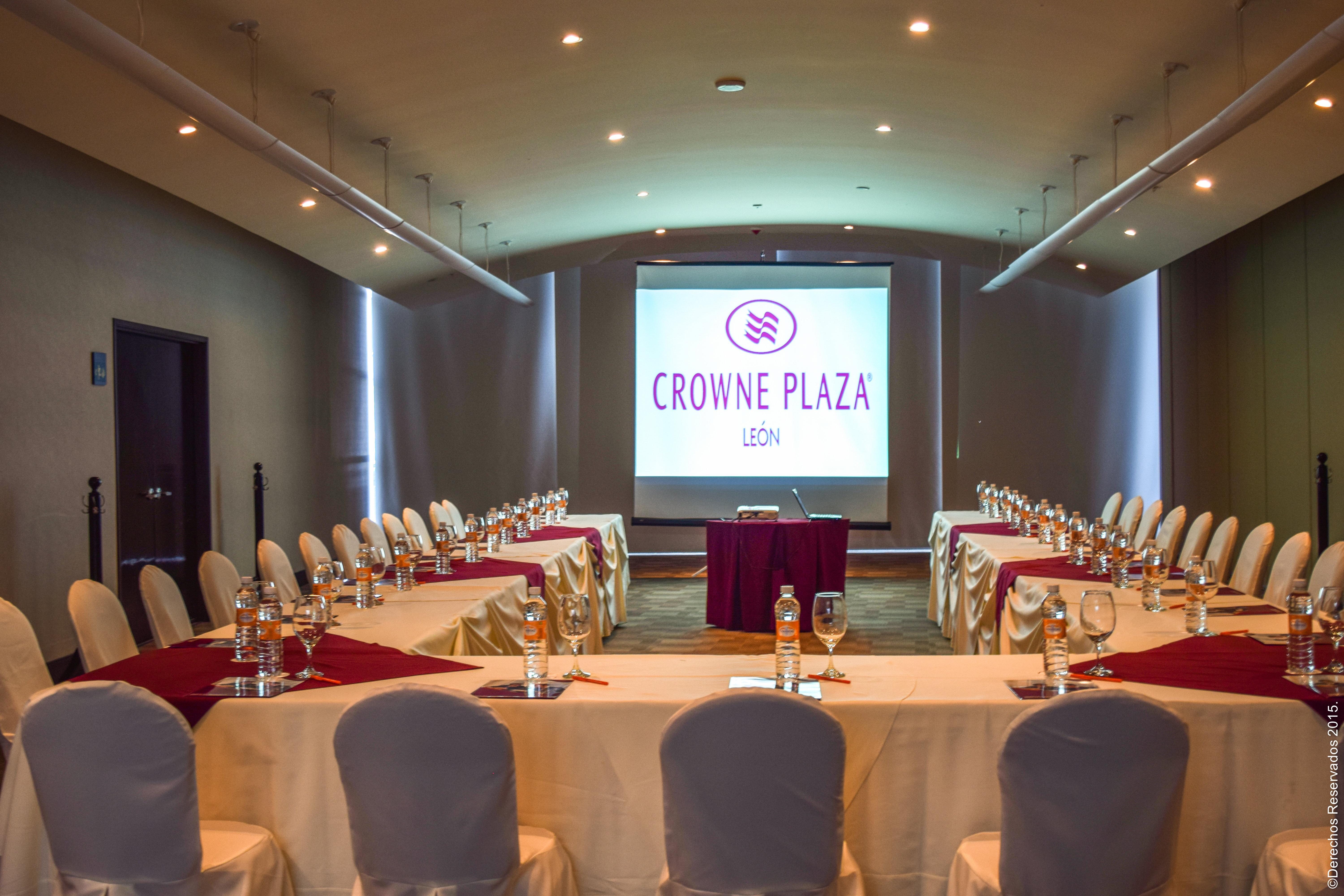 Crowne Plaza Leon By Ihg Hotel Екстериор снимка