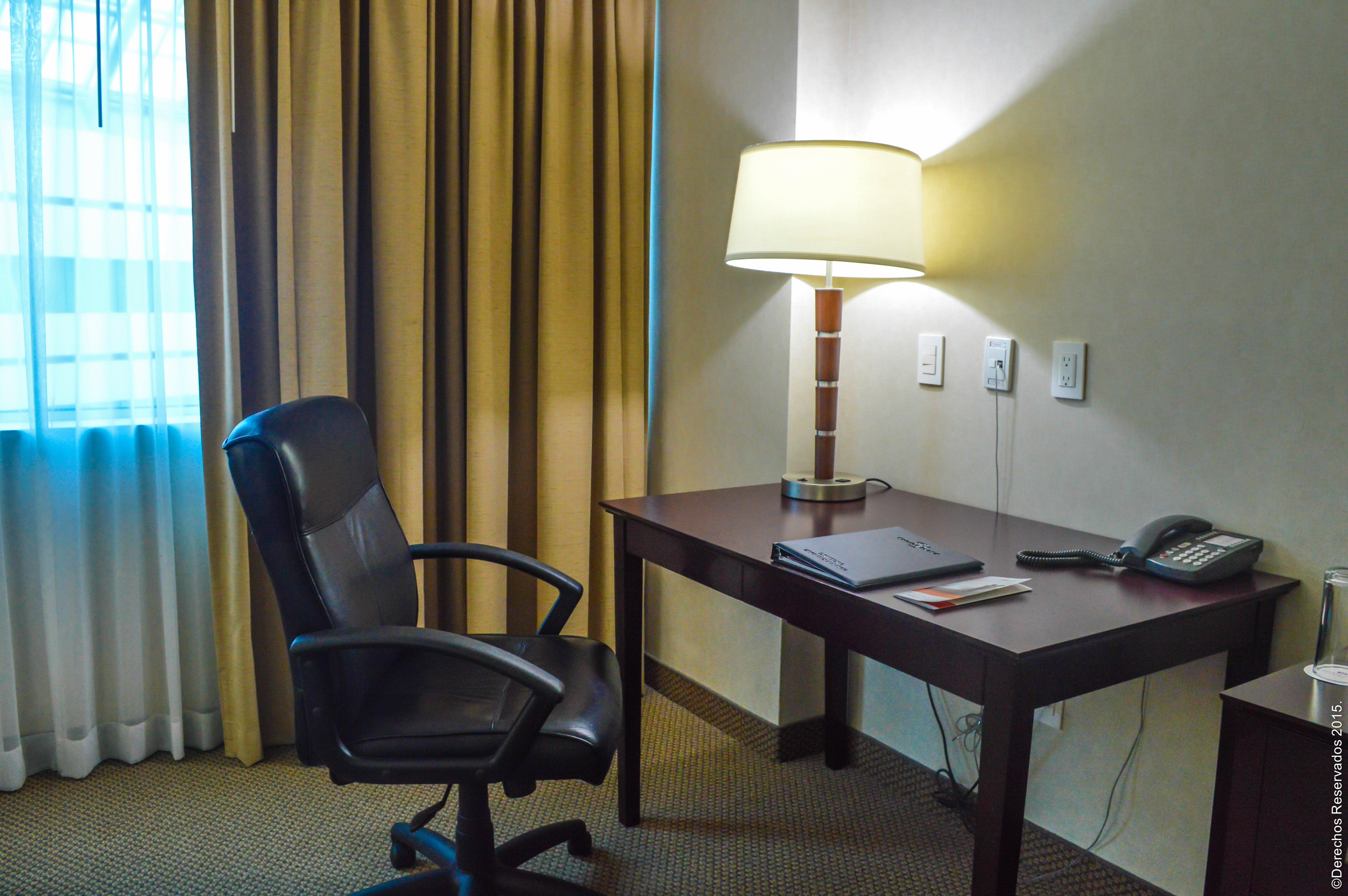 Crowne Plaza Leon By Ihg Hotel Екстериор снимка